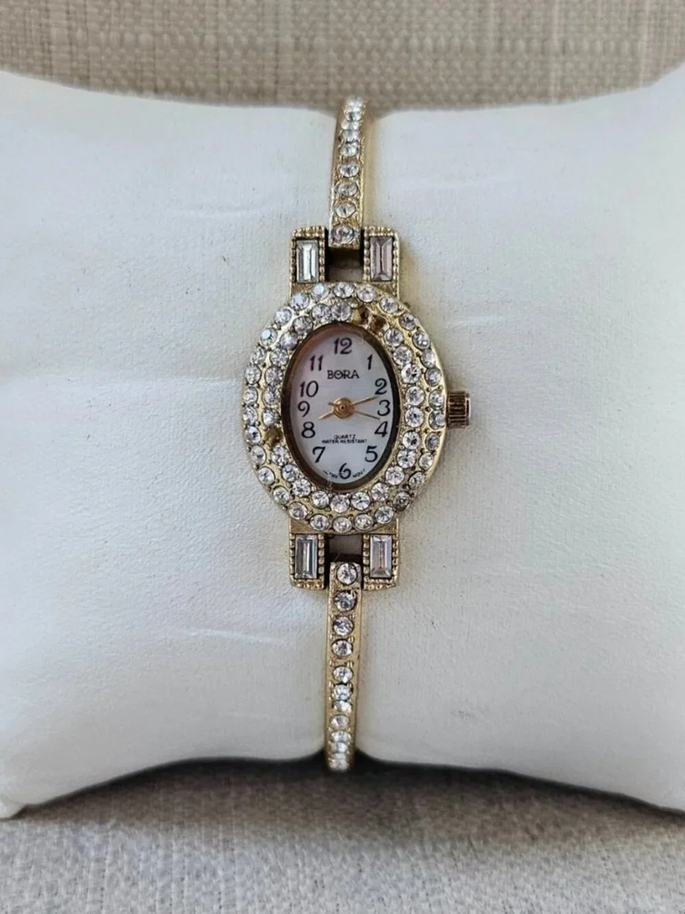 Vintage Bora Ladies Wristwatch Crystal accent Bezel Band Japan Movt Analog Watch